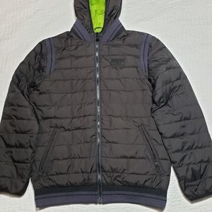 Very roomy lrg puffy jacket